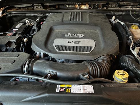 Used 2016 Jeep Wrangler Sport w/ Quick Order Package 23S AWD/4WD image 10