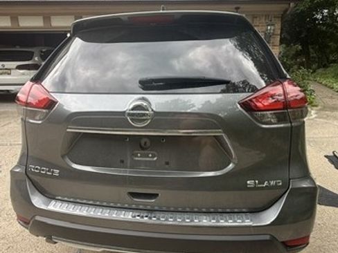 Used 2017 Nissan Rogue SL w/ SL Premium Package AWD/4WD image 4