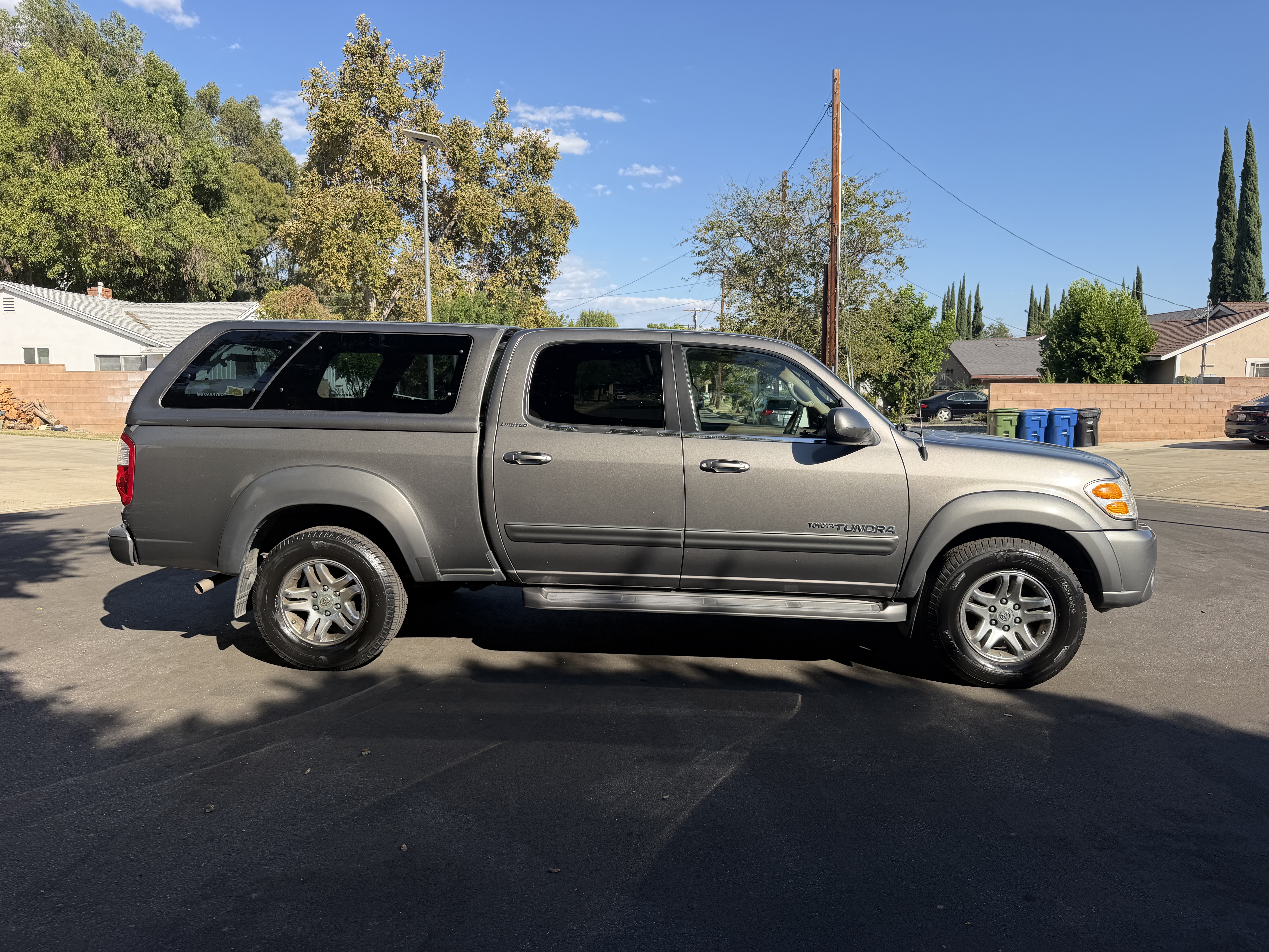 Used 2004 Toyota Tundra Limited w/ Towing Pkg RWD image 1