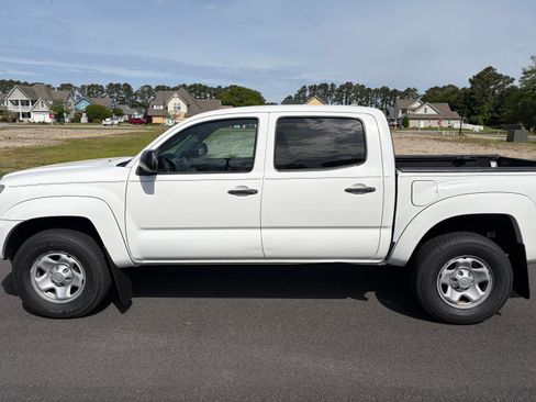 Used 2014 Toyota Tacoma PreRunner w/ SR5 Package RWD image 1