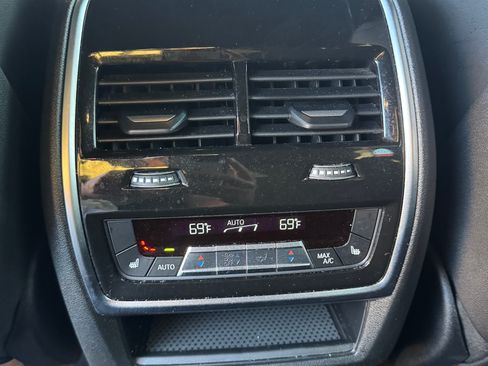 Used 2025 BMW X5 xDrive40i w/ M Sport Package image 11