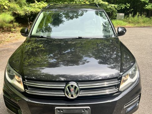 Used 2015 Volkswagen Tiguan S image 14