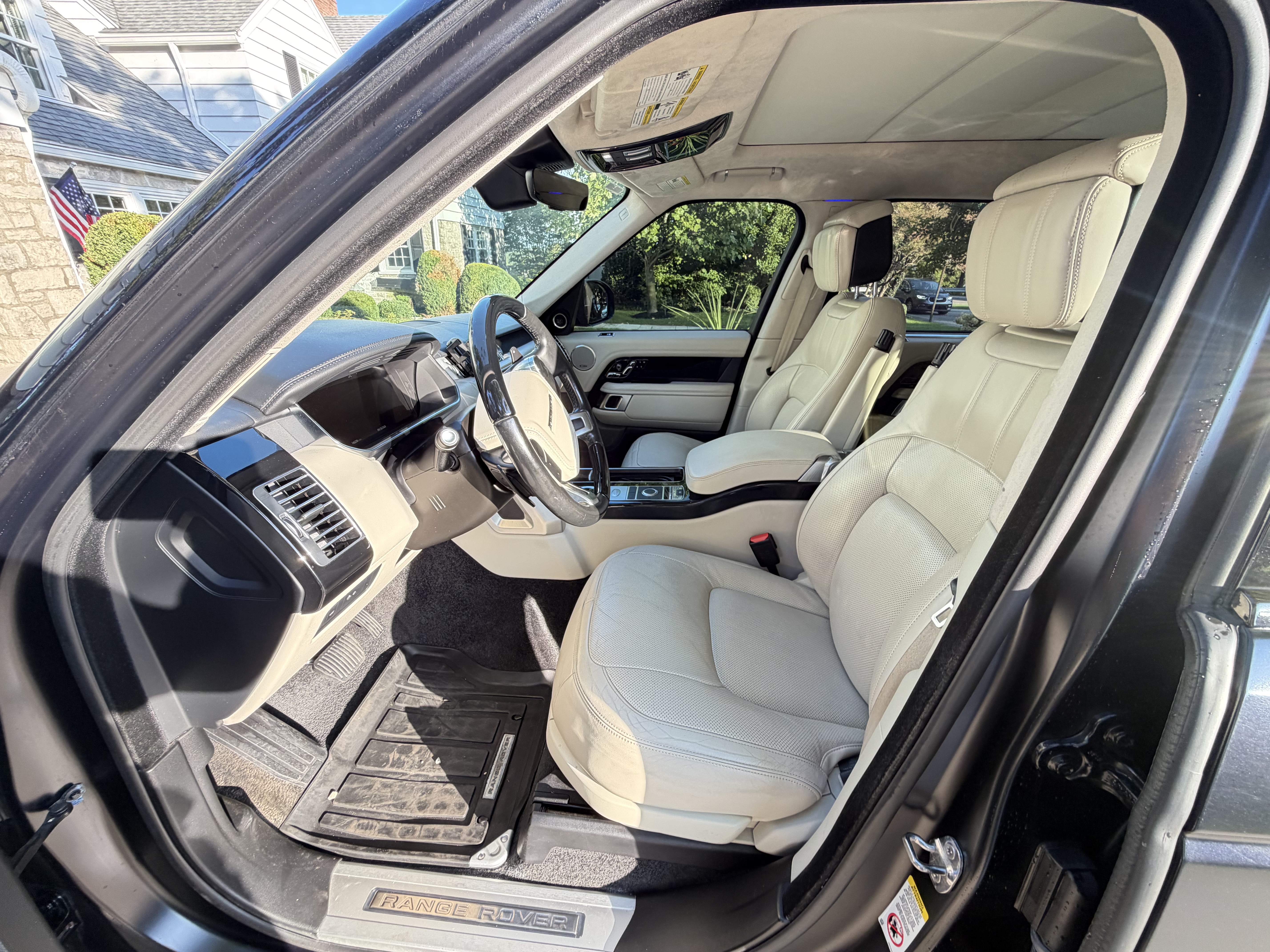 Used 2019 Land Rover Range Rover Long Wheelbase Supercharged AWD/4WD image 12