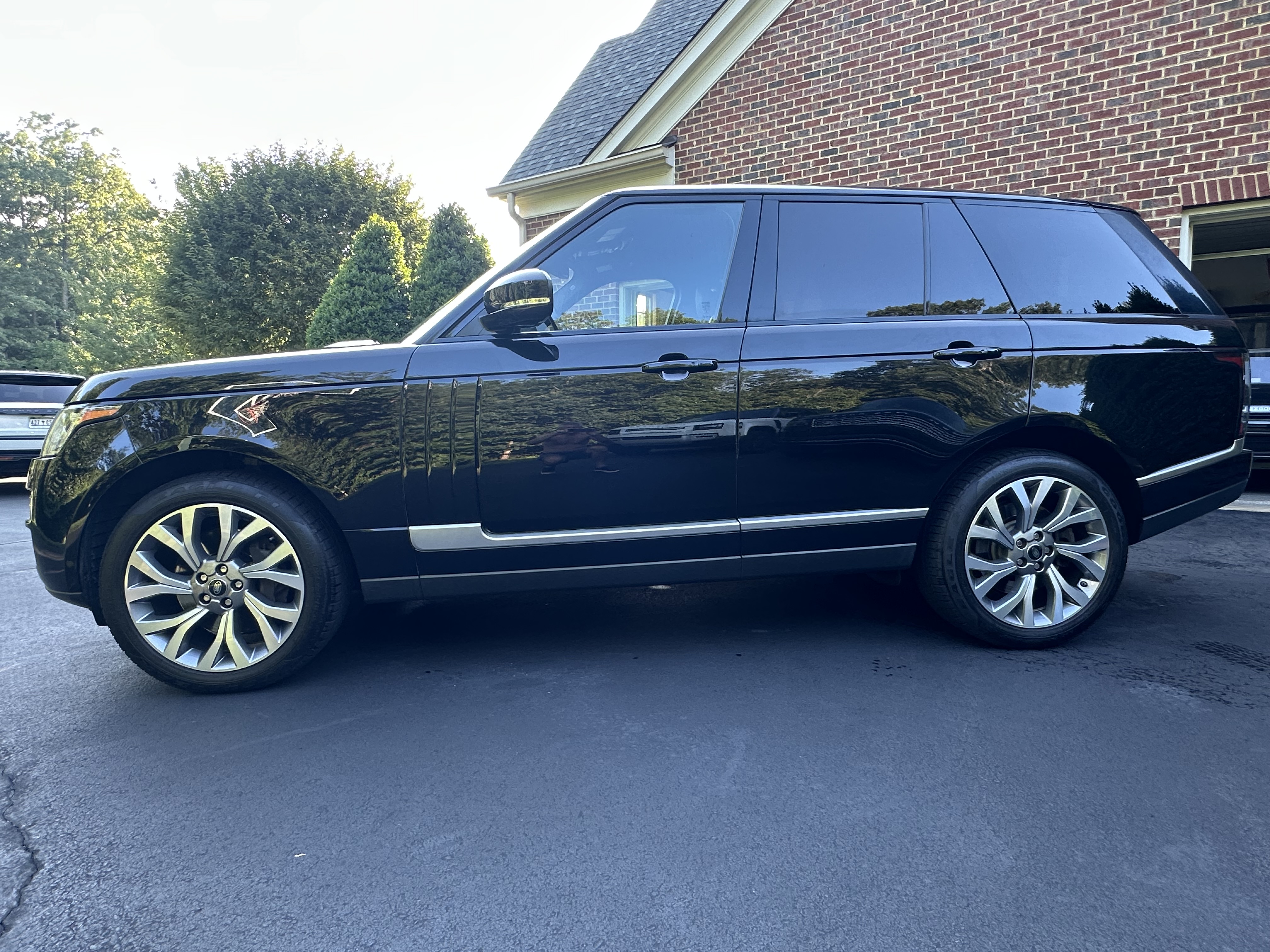 Used 2016 Land Rover Range Rover HSE AWD/4WD image 1