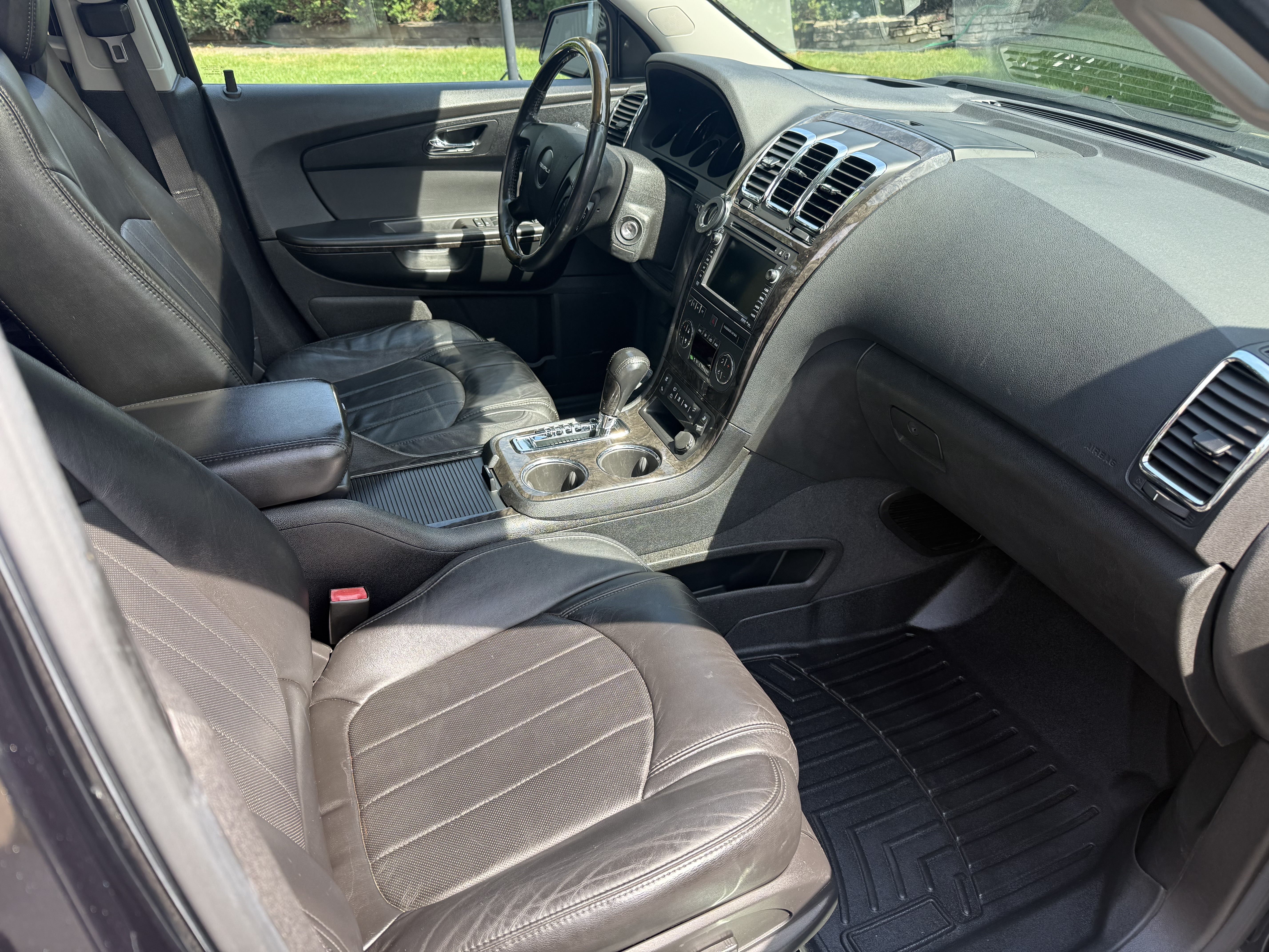Used 2011 GMC Acadia Denali AWD/4WD image 14