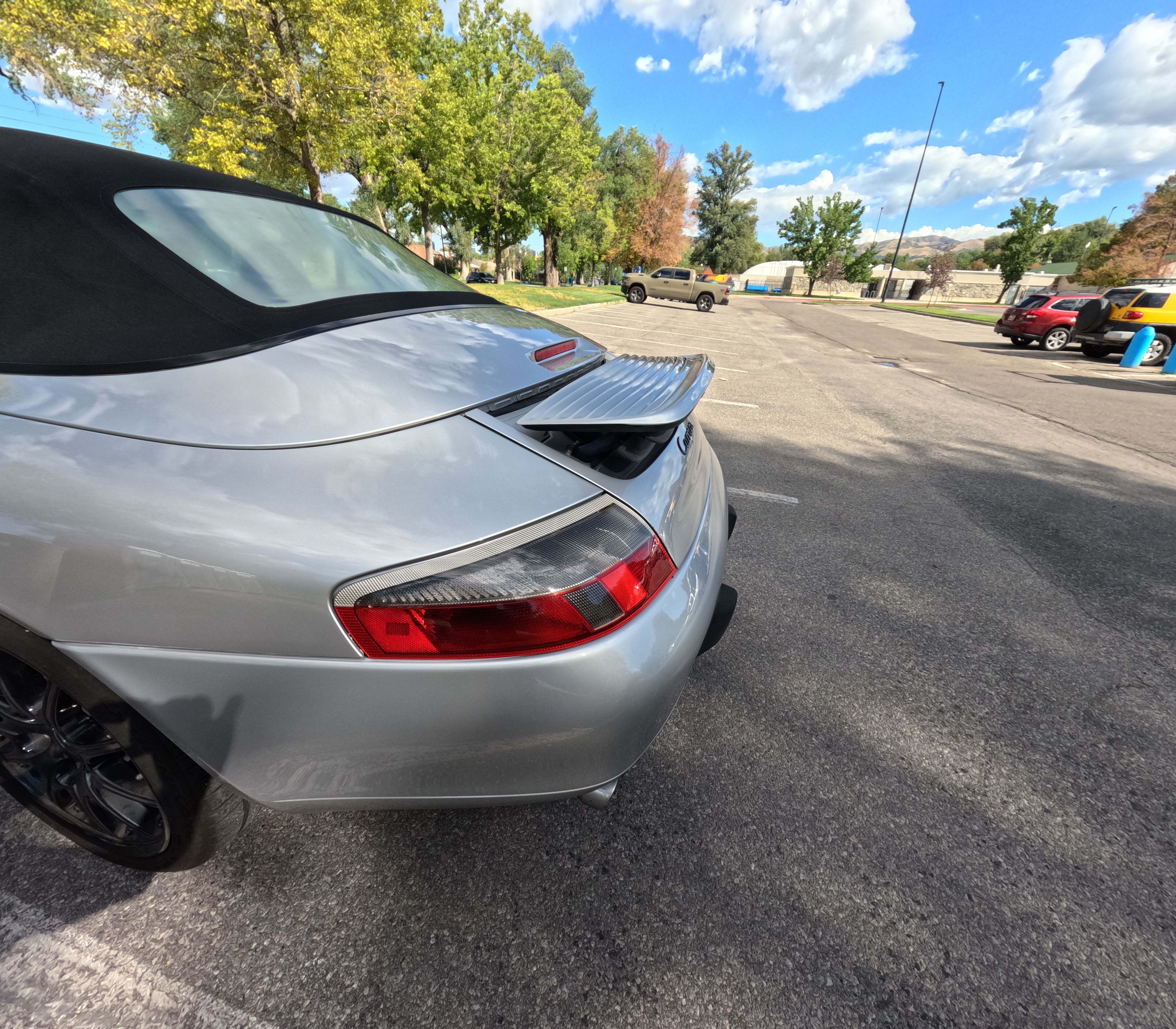 Used 2001 Porsche 911 Cabriolet image 15