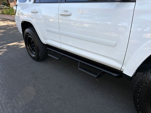 Used 2022 Toyota 4Runner SR5 Premium w/ Moonroof Package AWD/4WD image 6