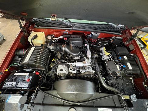 Used 1998 Chevrolet Silverado 2500 4x4 Extended Cab w/ Preferred Equipment Group 2 image 18