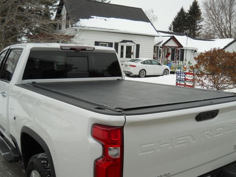 Used 2022 Chevrolet Silverado 2500 High Country w/ Z71 Off-Road Package image 12