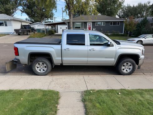 Used 2016 GMC Sierra 1500 SLE w/ SLE Value Package AWD/4WD image 13