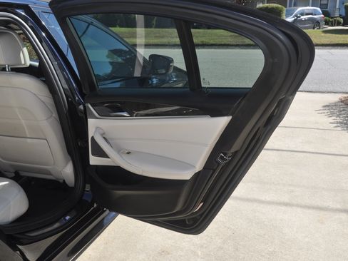 Used 2018 BMW 540i image 21