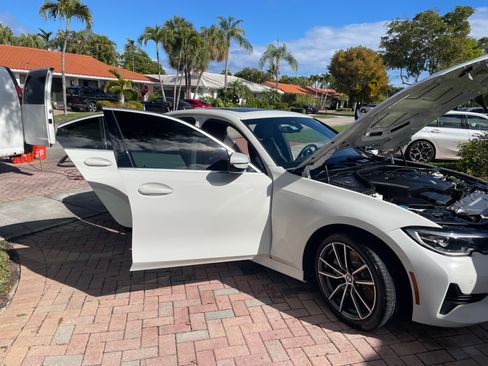 Used 2019 BMW 330i Sedan w/ Convenience Package image 11