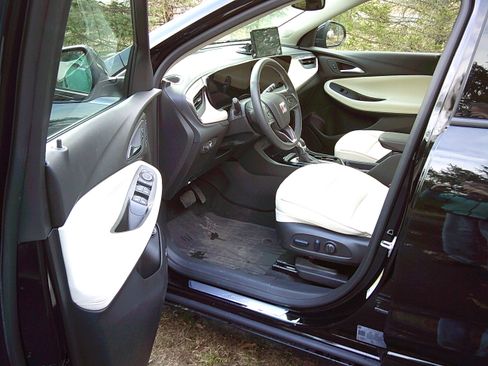 Used 2024 Buick Encore GX Avenir w/ Avenir Convenience Package image 10