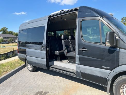 Used 2014 Mercedes-Benz Sprinter 2500 image 4