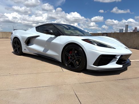 Used 2020 Chevrolet Corvette Stingray Preferred Cpe w/ 2LT Preferred Equipment Group RWD image 1