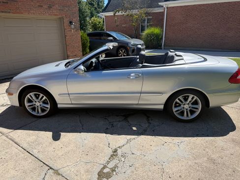 Used 2007 Mercedes-Benz CLK 350 Cabriolet image 4
