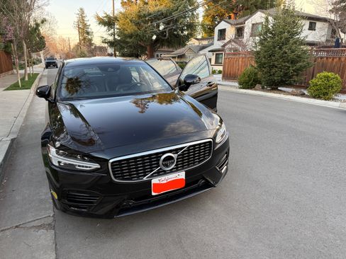 Used 2020 Volvo S90 T8 Inscription image 1