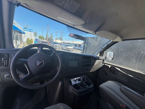 Used 2008 GMC Savana 2500 image 8