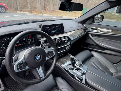 Used 2018 BMW M550i xDrive w/ Cold Weather Package image 17