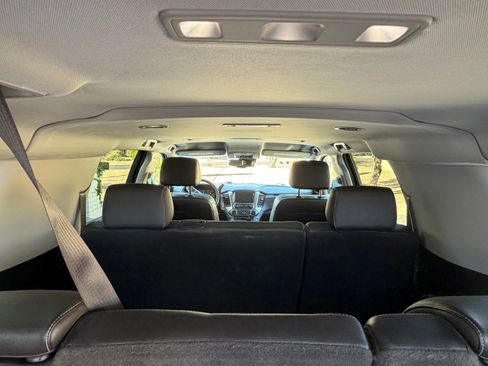 Used 2019 Chevrolet Suburban LT w/ Luxury Package AWD/4WD image 4