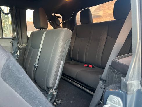 Used 2017 Jeep Wrangler Unlimited Sport w/ Quick Order Package 24S image 12