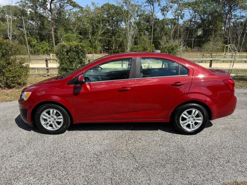 Used 2015 Chevrolet Sonic LT image 2