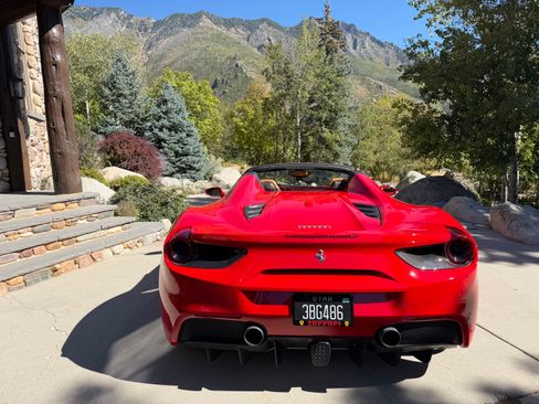 Used 2018 Ferrari 488 Spider RWD image 6