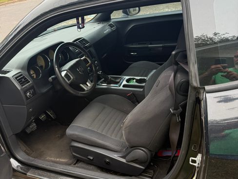 Used 2013 Dodge Challenger R/T image 6