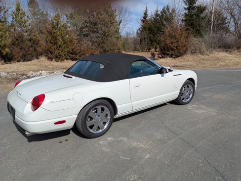 Used 2003 Ford Thunderbird image 17
