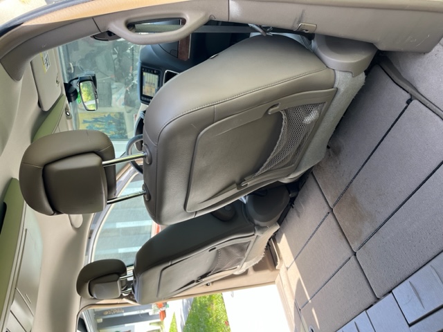 Used 2011 Chrysler Town & Country Touring-L w/ Trailer Tow Group FWD image 30