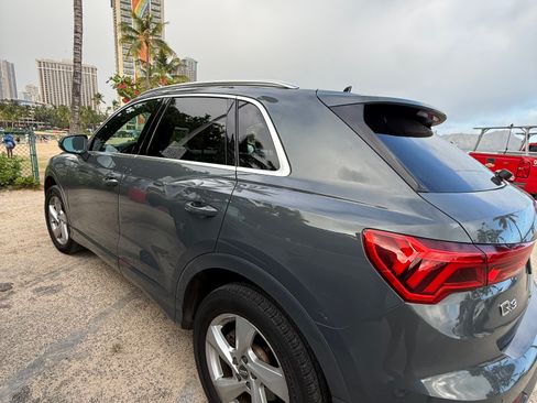 Used 2020 Audi Q3 2.0T Premium w/ Convenience Package AWD/4WD image 5