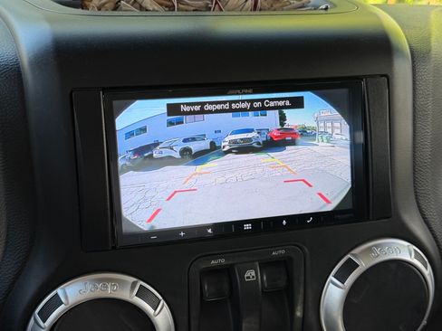 Used 2015 Jeep Wrangler Sahara w/ Connectivity Group image 12