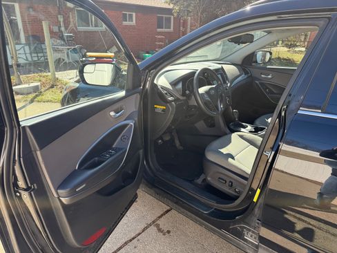 Used 2017 Hyundai Santa Fe Sport image 17