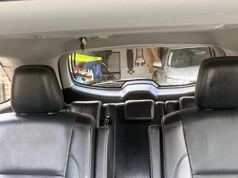 Used 2017 Toyota Highlander XLE FWD image 13