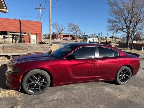 Used 2021 Dodge Charger SXT w/ Blacktop Package image 1