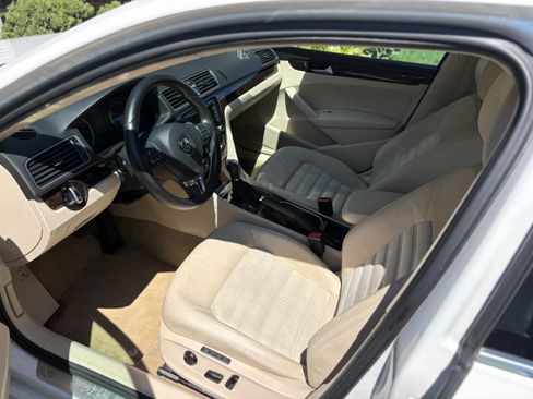 Used 2014 Volkswagen Passat 3.6 SEL Premium FWD image 14