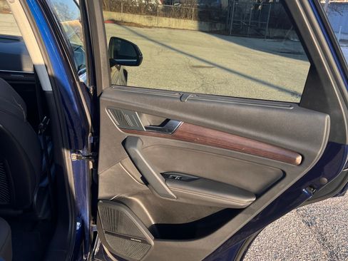 Used 2021 Audi Q5 Prestige w/ Prestige Package image 12