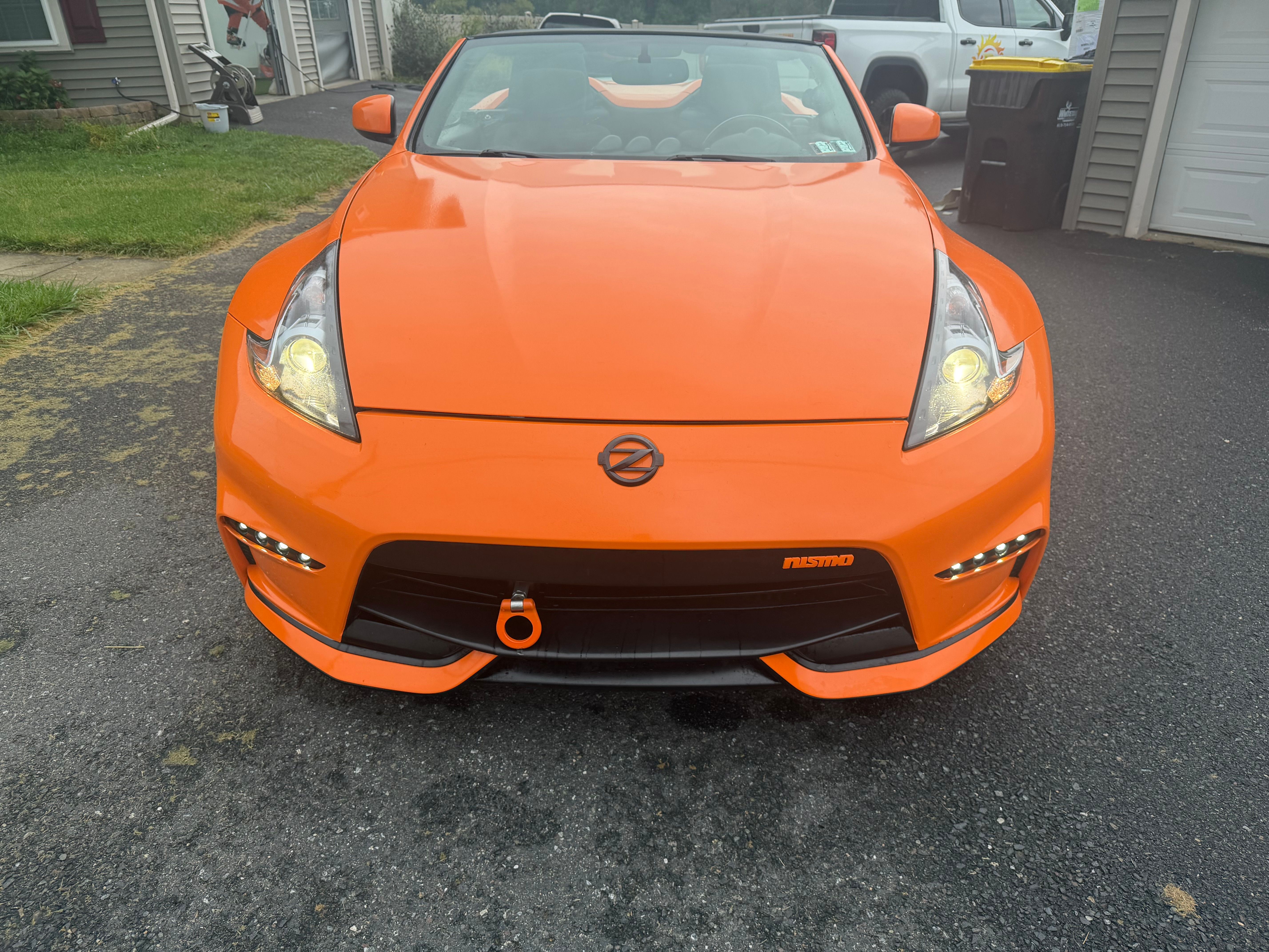 Used 2010 Nissan 370Z Roadster RWD image 1