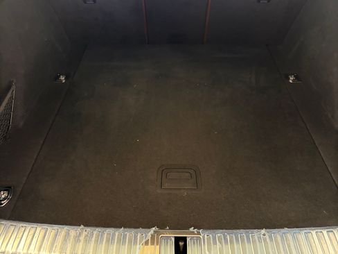 Used 2019 Audi e-tron Prestige w/ Prestige Package image 6