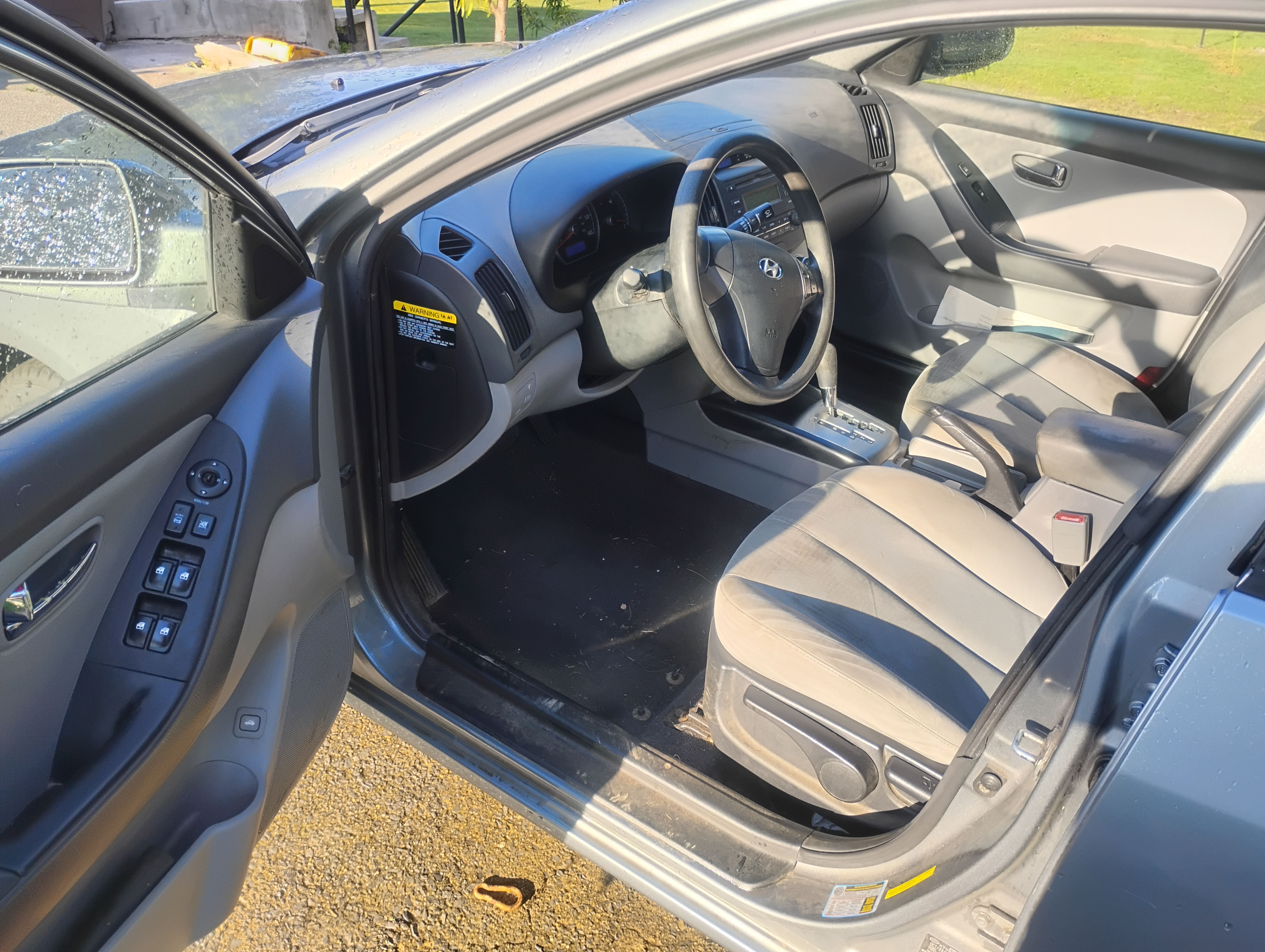 Used 2010 Hyundai Elantra GLS FWD image 4