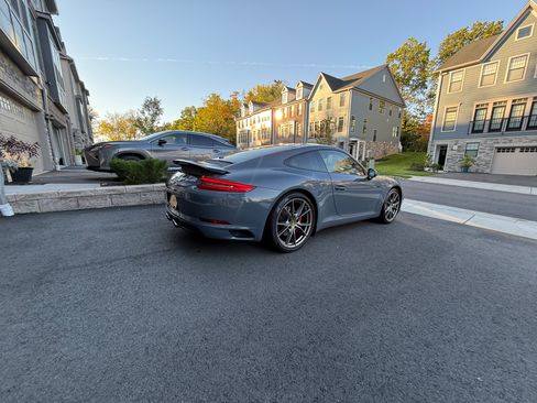 Used 2017 Porsche 911 Carrera S image 22