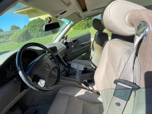 Used 1993 BMW 850Ci image 13