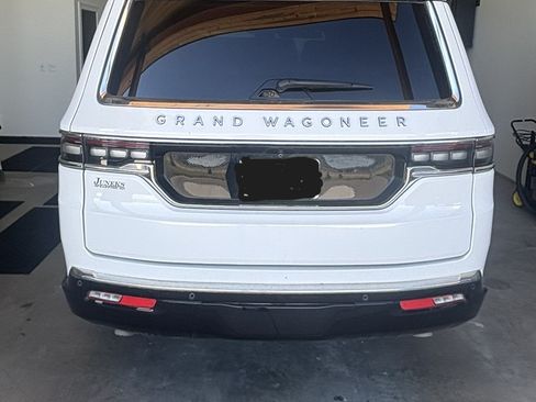 Used 2025 Jeep Grand Wagoneer L Series III AWD/4WD image 2