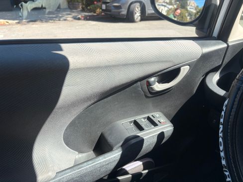 Used 2013 Honda Fit image 10