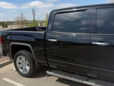Used 2018 GMC Sierra 1500 SLT AWD/4WD image 5