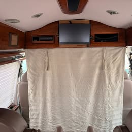Used 1999 Ford E-150 and Econoline 150 RWD image 16