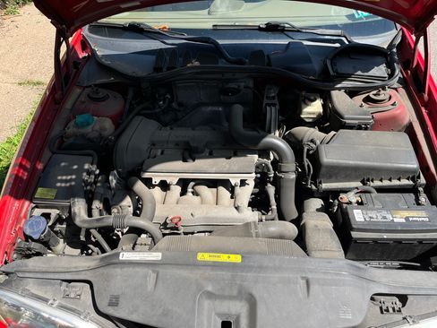 Used 2004 Volvo C70 HT FWD image 12