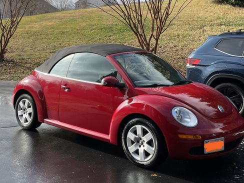 Used 2007 Volkswagen Beetle Convertible w/ Package 1 image 1