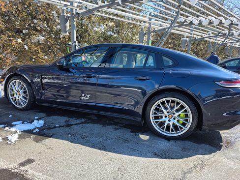 Used 2022 Porsche Panamera 4 w/ Premium Package image 2