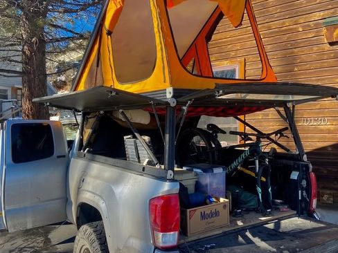 Used 2017 Toyota Tacoma SR5 w/ Tow Package image 2